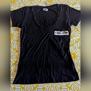 Taroo Women'Stretchy Short Sleeves Round Neck T-Shirt W/Zippered pocket. Size: S